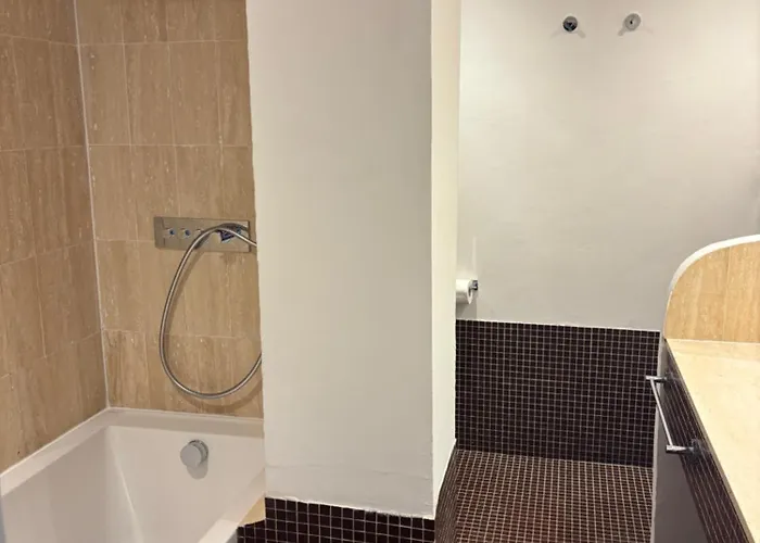 Carlina Aparthotel 3*